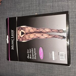 NWT Music Legs Plus Size Box Lace Suspender Panyhose